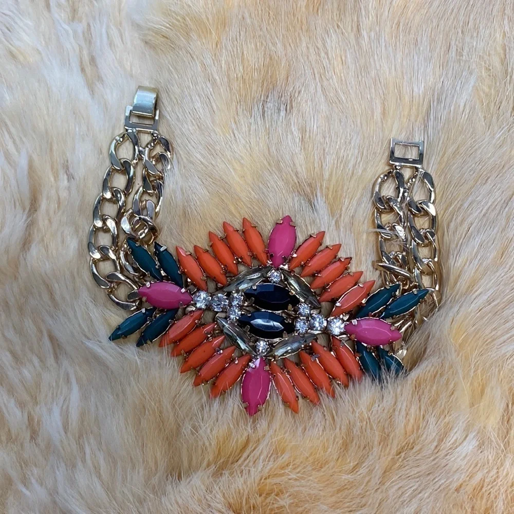 Costume Jewelry Beaded Bracelet fits size 7 1/2 wrist (BM)